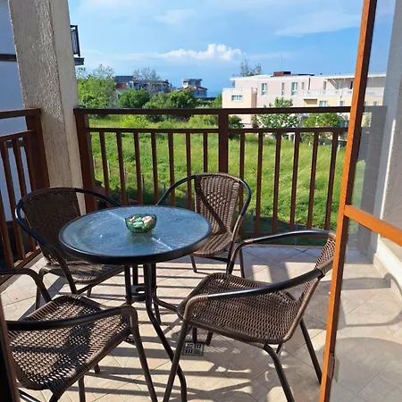 Apartment Sea Dreams в село Lozenets